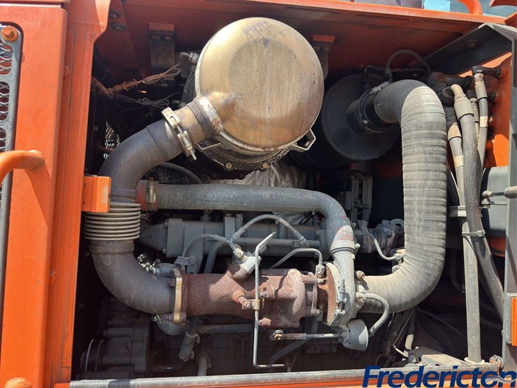 2014-doosan-dl250-image-15