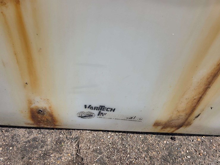 approx-70.5”-x-15”-x-25.5”-poly-tank-image-5