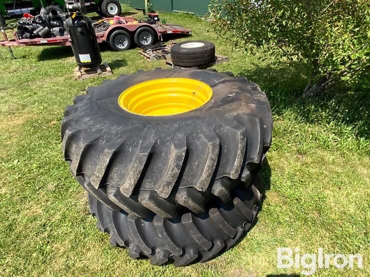 firestone-23.1-26-tires-on-8-bolt-john-deere-rims-image-10