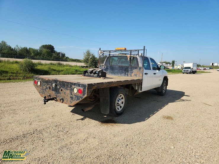 2011-chevrolet-silverado-3500hd-image-4