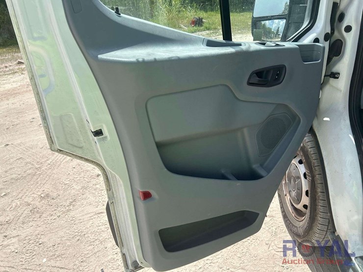 2015-ford-transit-image-6