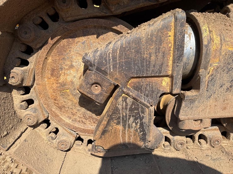 caterpillar-d6t-xl-image-12