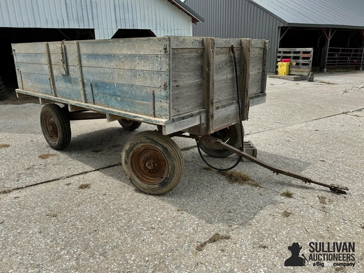 monarch-wooden-barge-wagon-on-case-running-gear-image-3