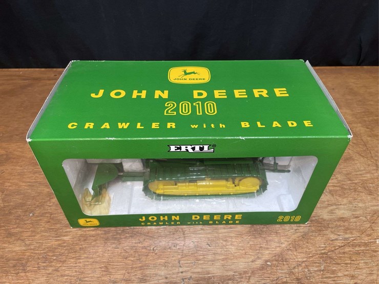 1/16-john-deere-2010-crawler-2003-plow-city-nib-ertl-image-4