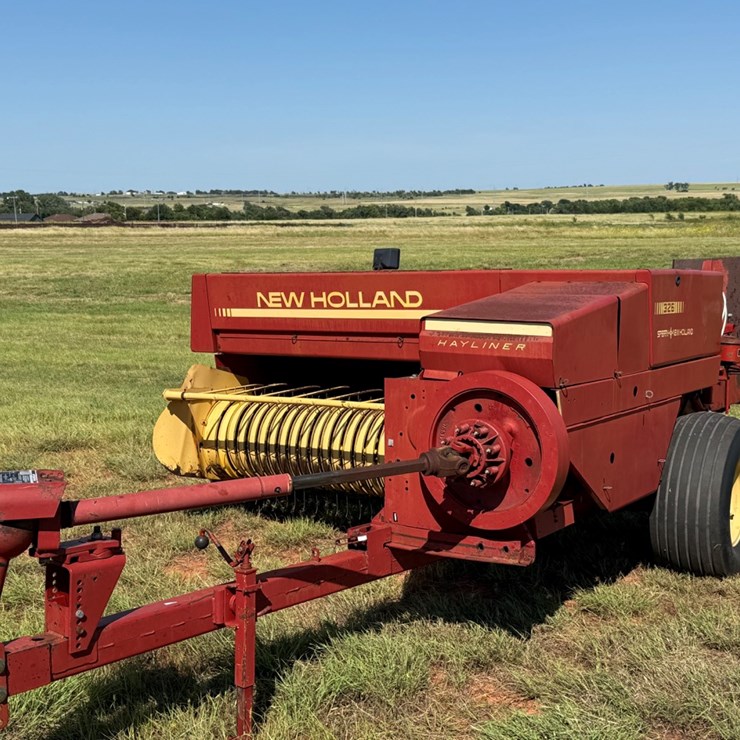 NEW HOLLAND 326