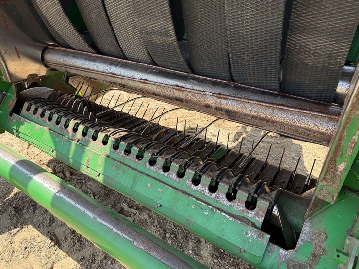 2006-john-deere-567-image-37