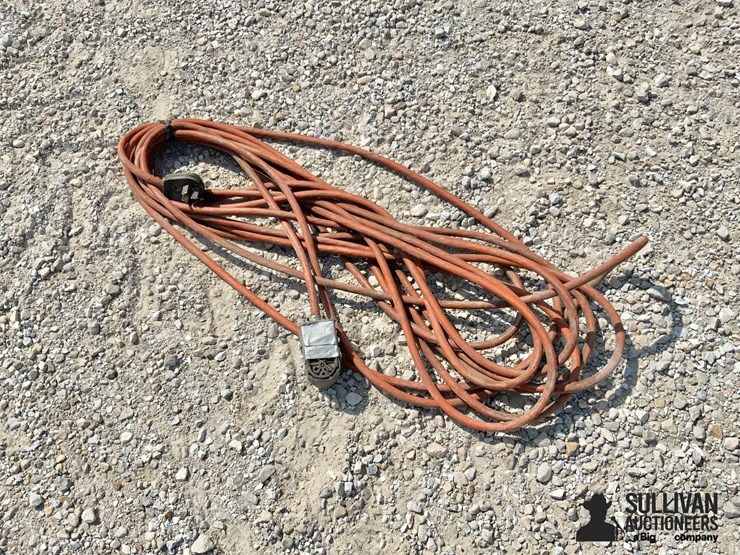 electric-cords,-steel-pins-&-gate-hinges-image-9