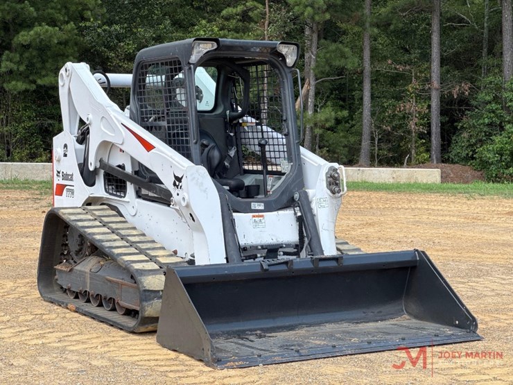2022-bobcat-t770-image-1