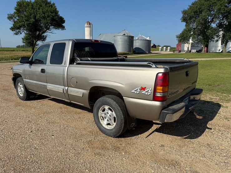 2000-chevrolet-1500-image-3