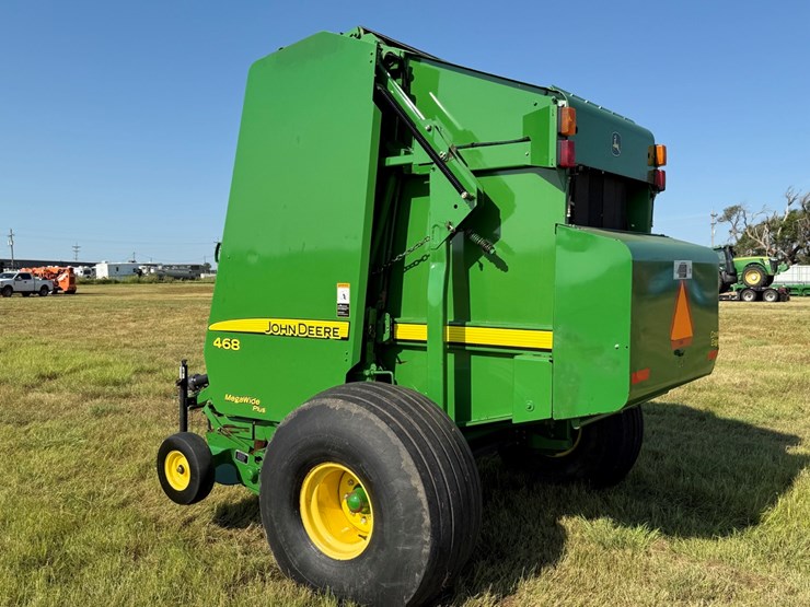 john-deere-468-image-13