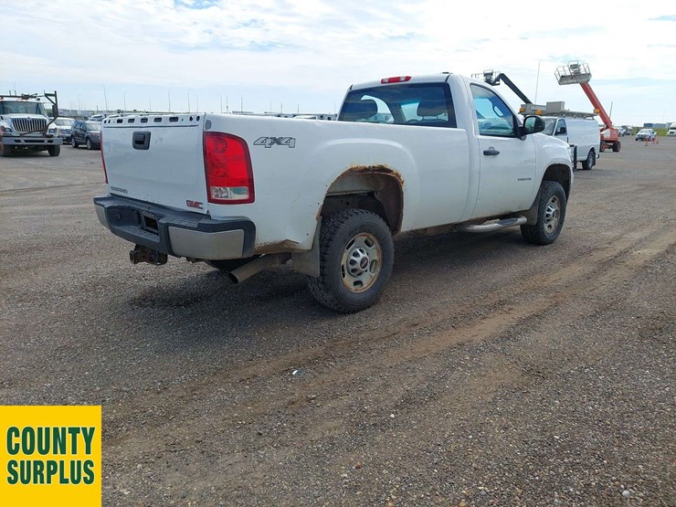 2012-gmc-sierra-2500hd-image-4