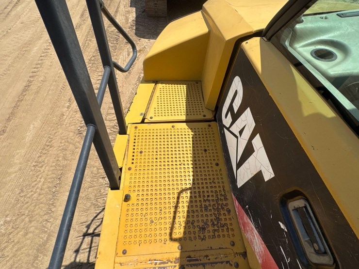 caterpillar-740b-image-23