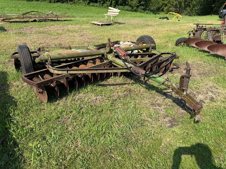 john-deere-10-image-1