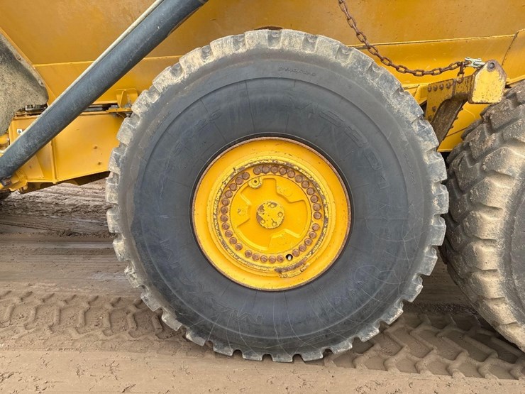2021-deere-410e-image-10