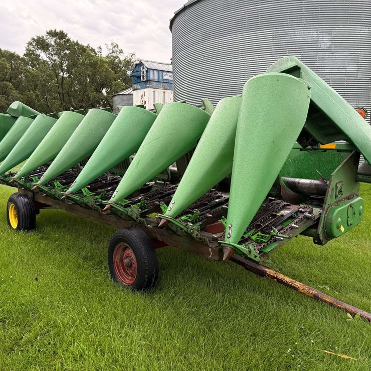 JOHN DEERE 893