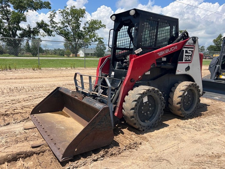 2014-takeuchi-ts70r-image-8