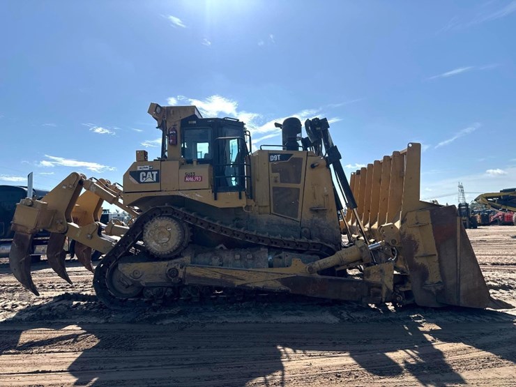 2015-caterpillar-d9t-image-5