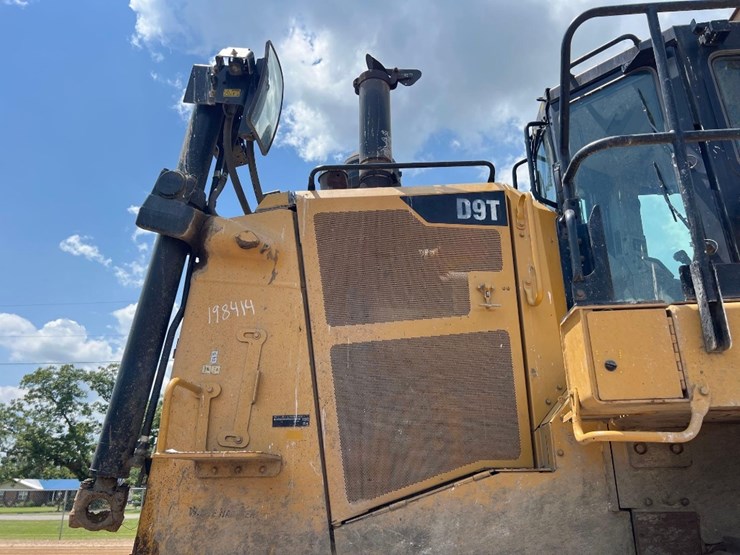 2015-caterpillar-d9t-image-27