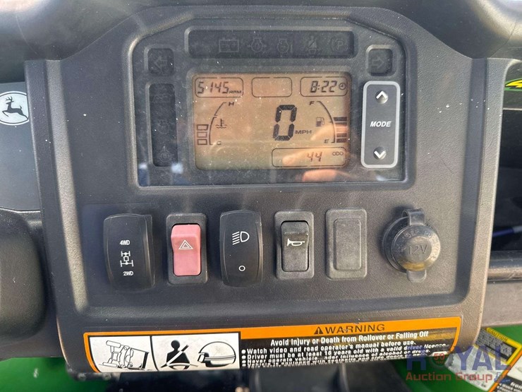 2017-john-deere-gator-image-14
