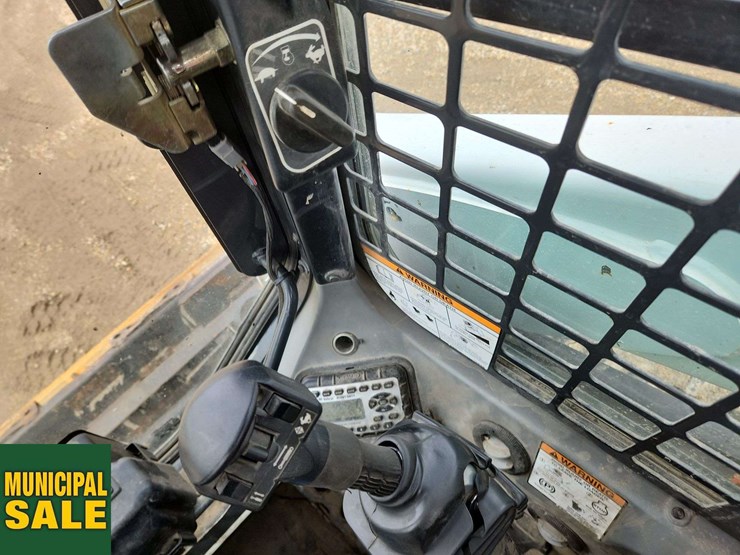 2014-bobcat-t750-image-20