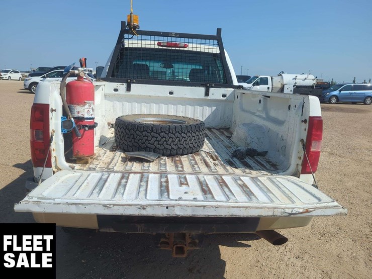 2014-chevrolet-silverado-2500hd-image-22