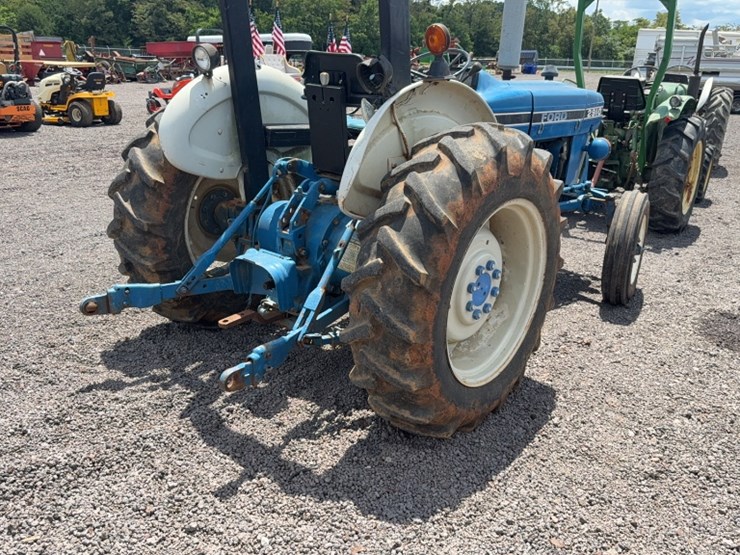 ford-2910-image-12