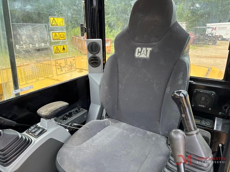 2021-caterpillar-305-image-12