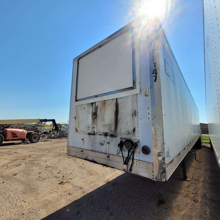 2004 UTILITY REEFER TRAILER