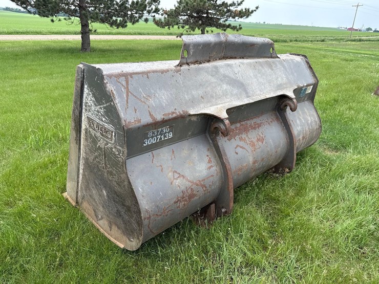 volvo-99"-payloader-bucket-image-3