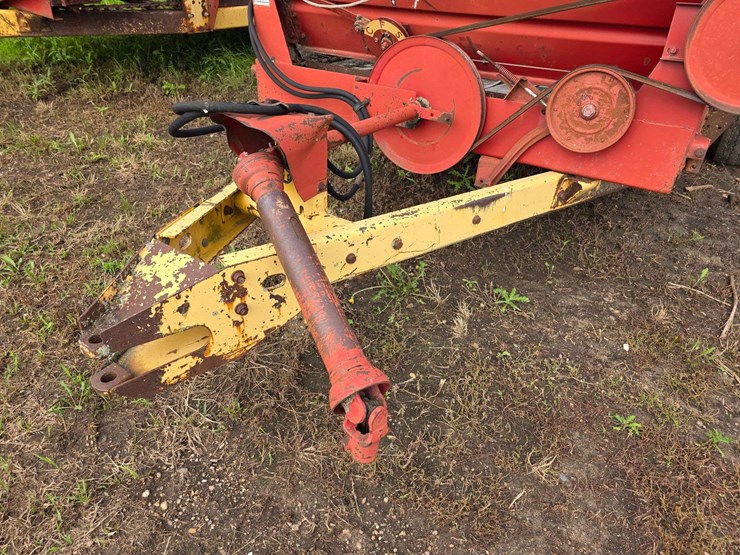 new-holland-520-image-4