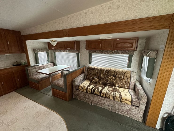 #8570-•-sierra-27'-gooseneck-camper-(has-wi-title)-image-23