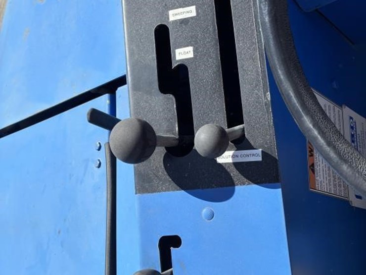 1997-clarke-alto-505-232-ride-on-floor-scrubber-image-13