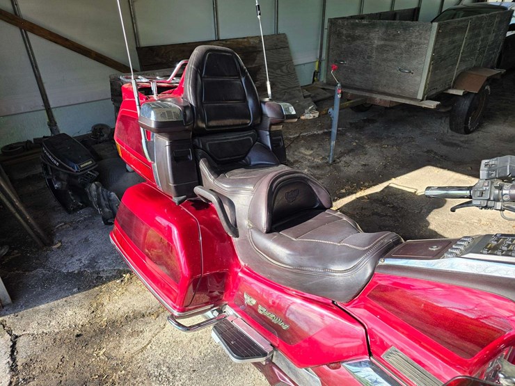 1996-honda-goldwing-gl1500se,-101,566-miles,-am/fm/tape,-air-ride,-new-front-and-rear-tires,-works-a-image-5
