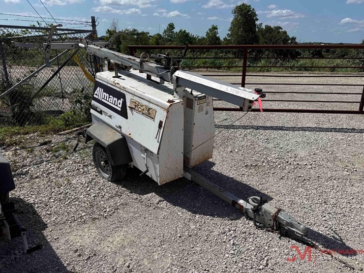 allmand-nite-lite-pro-towable-light-tower-image-1