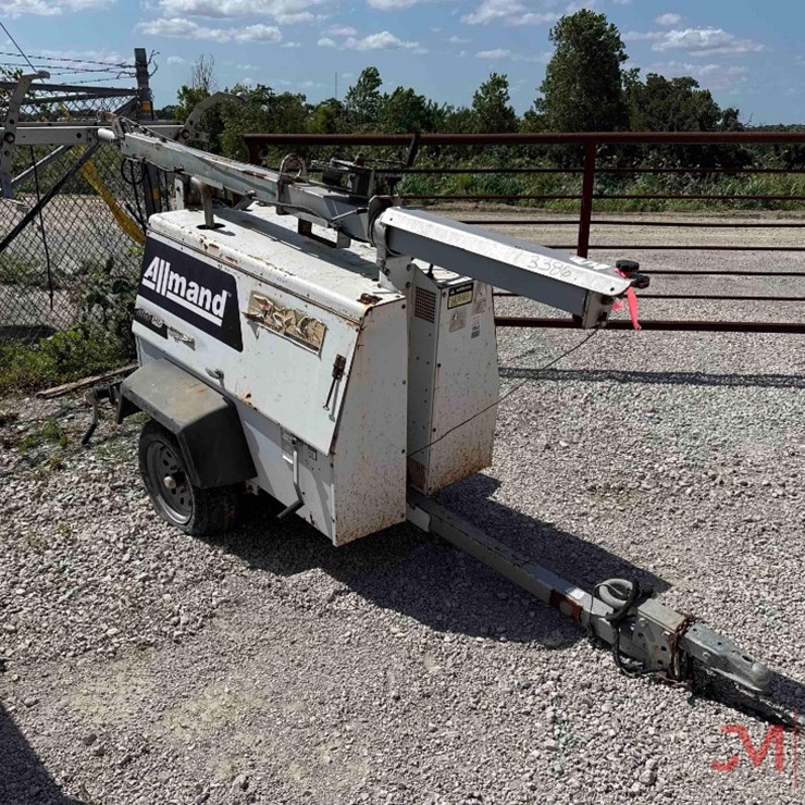 ALLMAND NITE-LITE PRO TOWABLE LIGHT TOWER