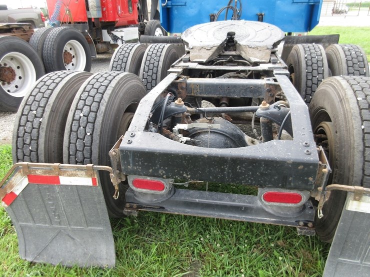1994-peterbilt-379-image-3