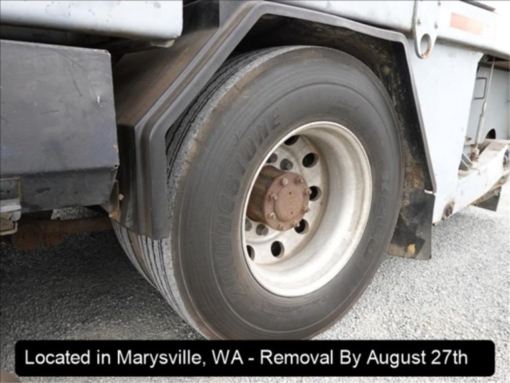 2002-gmc-t7500-image-12