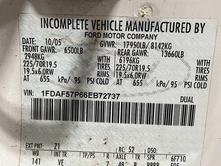 2005-ford-f550-xl-image-24