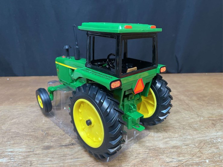 1/16-john-deere-4230-2004-wisconsin-nib-ertl-image-4