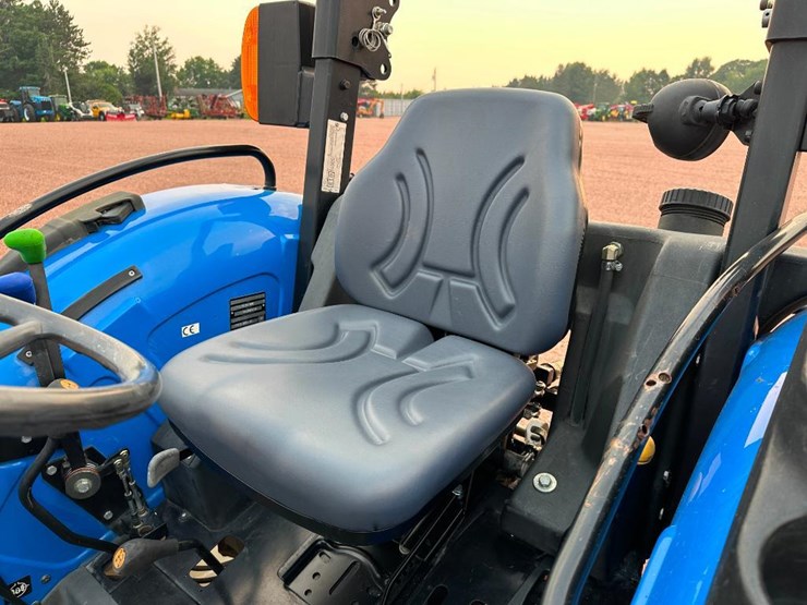 2005-new-holland-tn75a-image-37