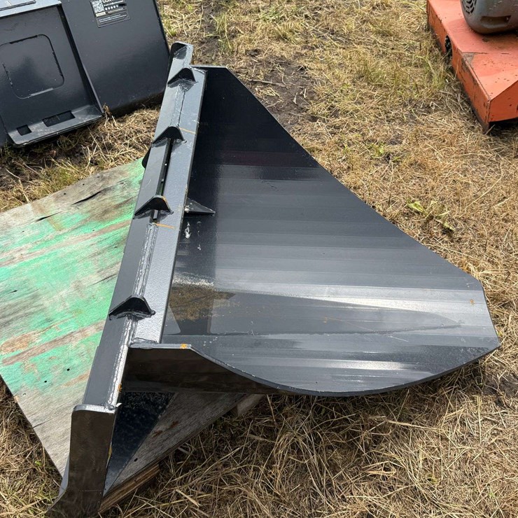 Wolverine Tree Scoop Skid Loader Mount