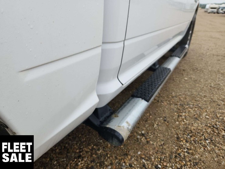 2015-ram-1500-slt-image-28