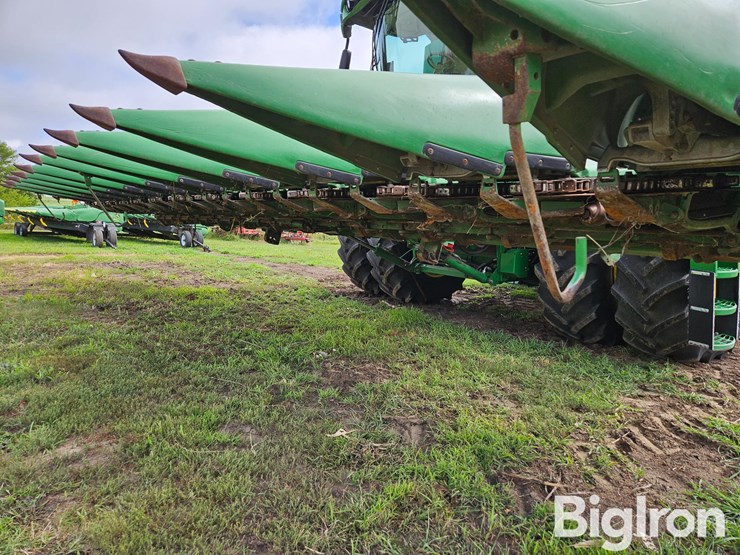 2010-john-deere-612cx-corn-head-image-9