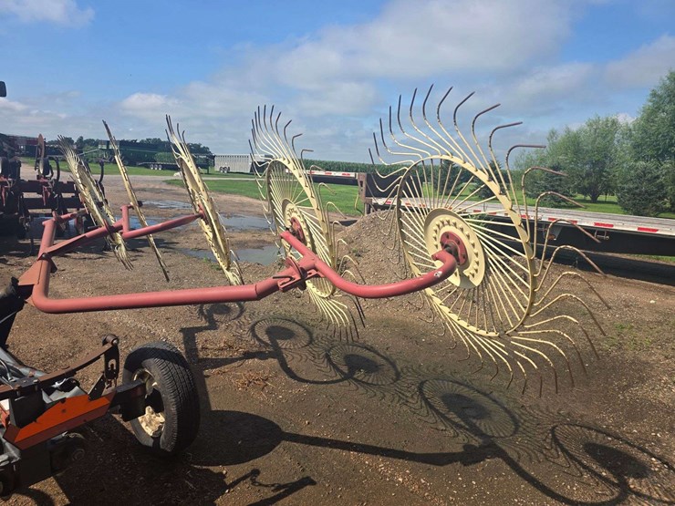 10-wheel-pull-type-wheel-rake,-hydraulic-lift,-brand:-omi-agc,-14”-tires-on-4-bolt-rims-image-15