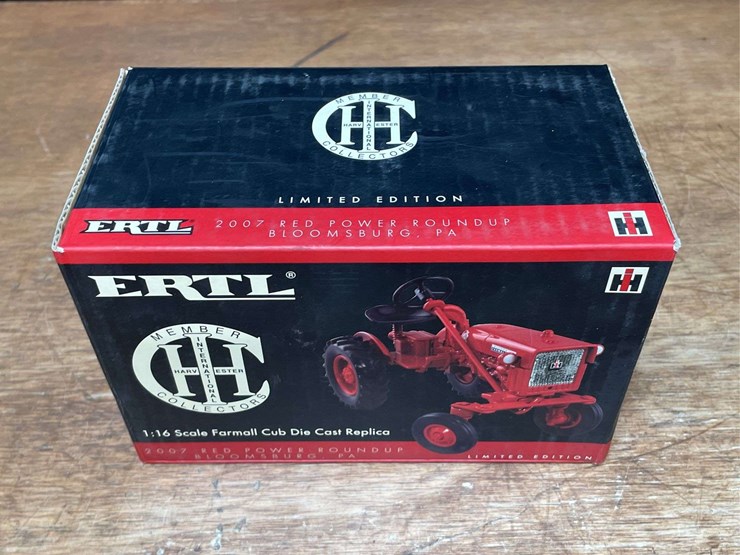 1/16-farmall-cub-2007-red-power-roundup-nib-ertl-image-13