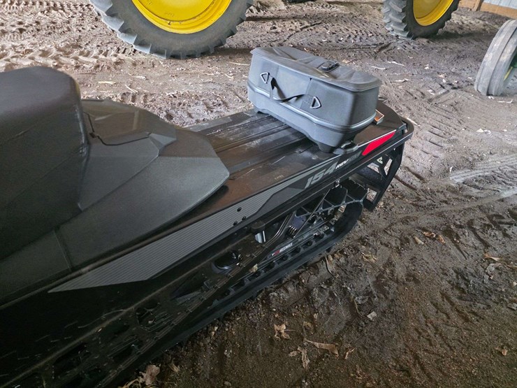 2018-ski-doo-summit-snowmobile,-154”-track,-600-e-tech,-electric-start,-6,565-miles,-comes-with-sled-image-14