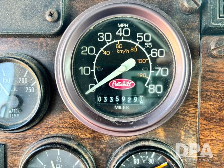 1993-peterbilt-377-image-102