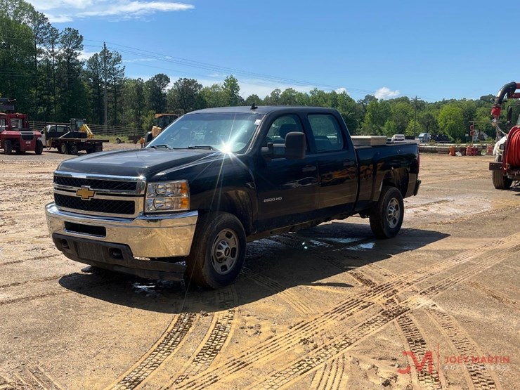 2013-chevrolet-2500hd-image-4