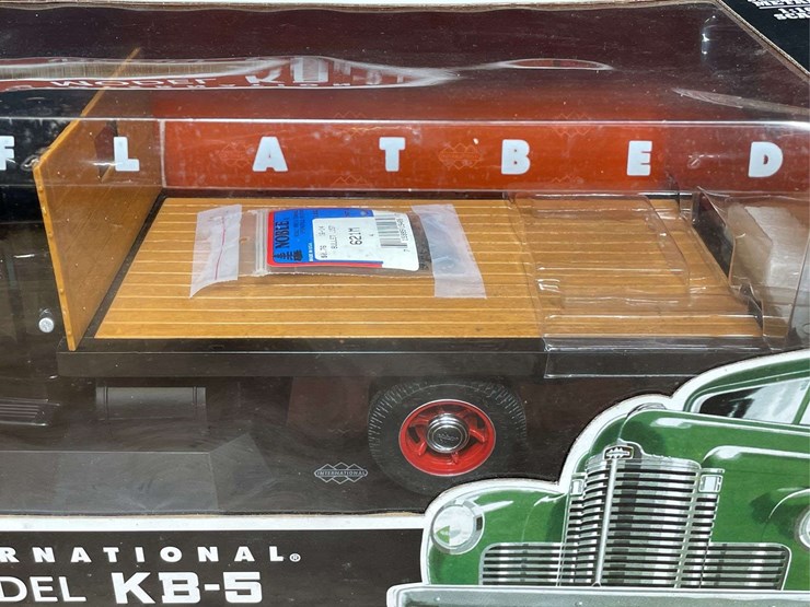 1/16-ih-kb-5-flatbed-truck-nib-dcp-image-3
