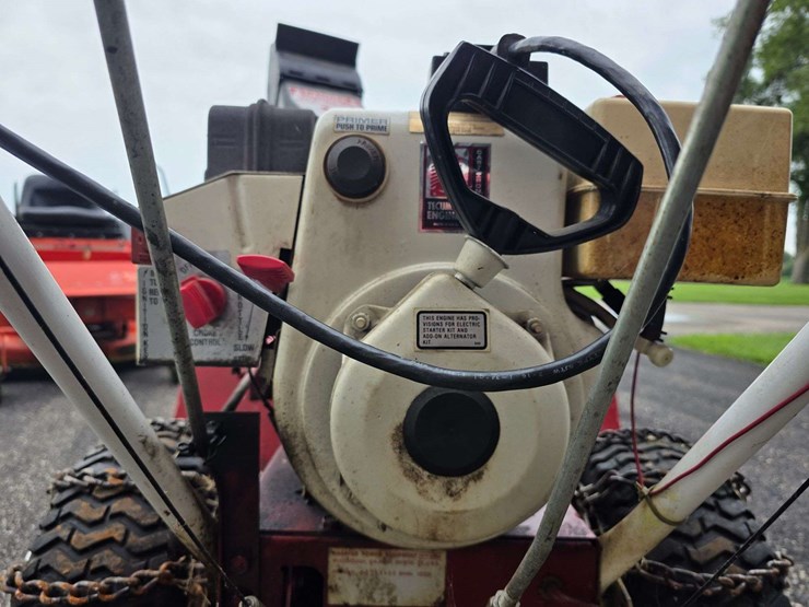 snapper-1030-walk-behind-snow-blower,-self-propelled,-electric-start,-tecumseh-cast-iron-engine,-lig-image-10